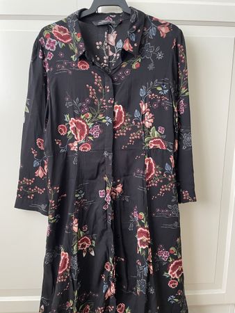 Zara Sommer Kleid Gr. S Blumen