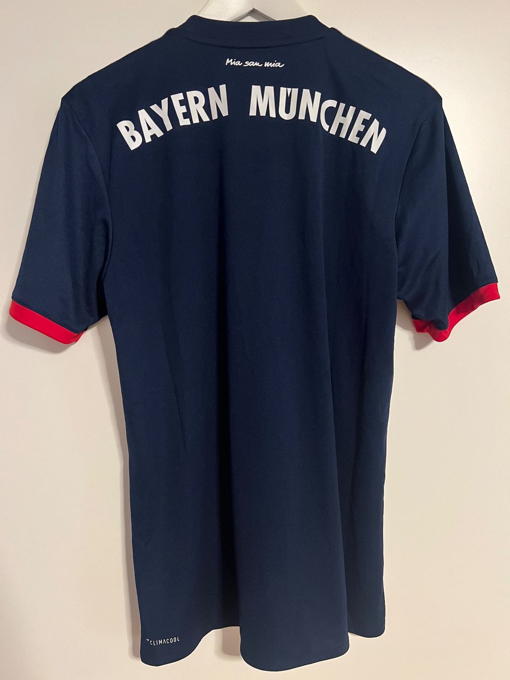 Canottiere & Pantaloni: FC Bayern München | 2017-18 | Auswärts – Nuovo (secondo la descrizione) da Boll venduto da urrasair 1