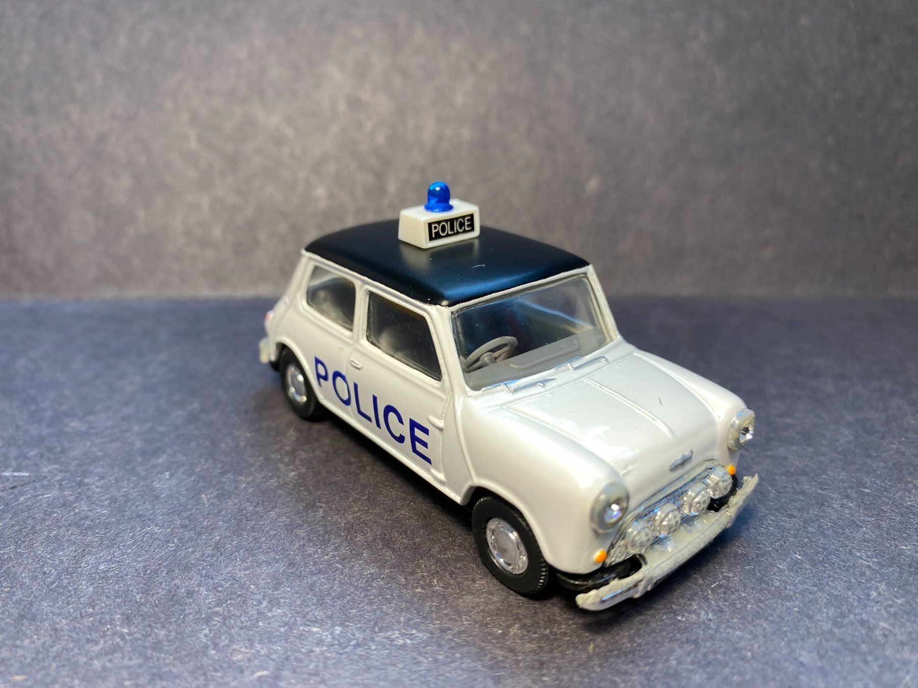 Corgi Toys Modellautos: Mini Cooper, weiss, Police, Corgi 1:43 – Gebraucht aus Spiez von Mlandcruiser 6