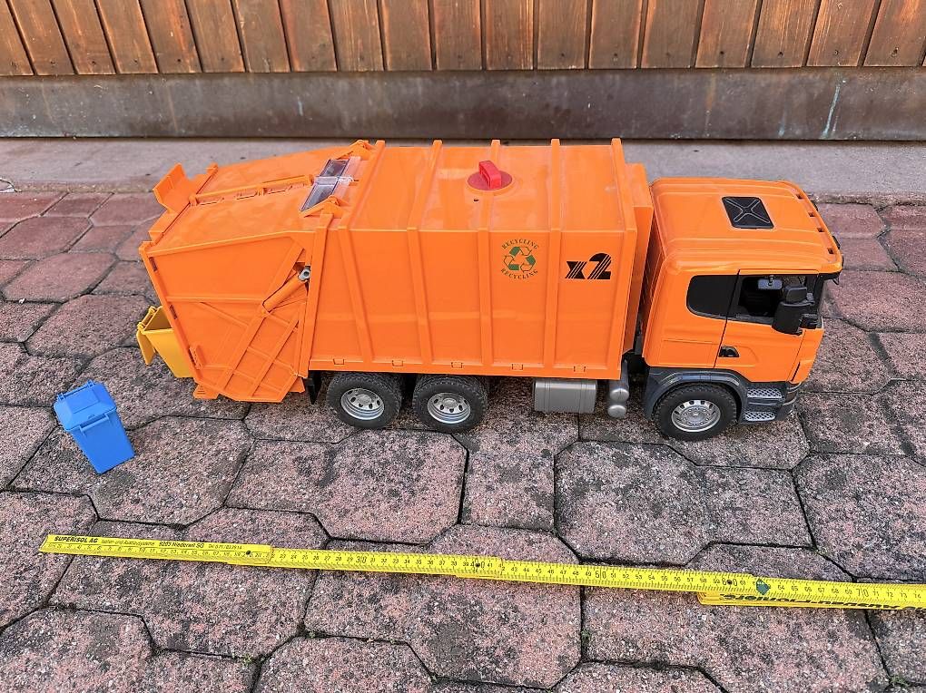 Giocattoli: Bruder Abfall-Lastwagen – Usato da Neftenbach venduto da Baeumel