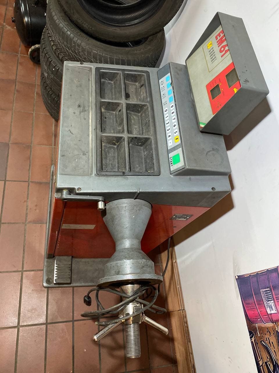Corghi Alle Maschinen: Corghi Auswuchtmaschine – Gebraucht aus Dagmersellen von vns_t9x2 1