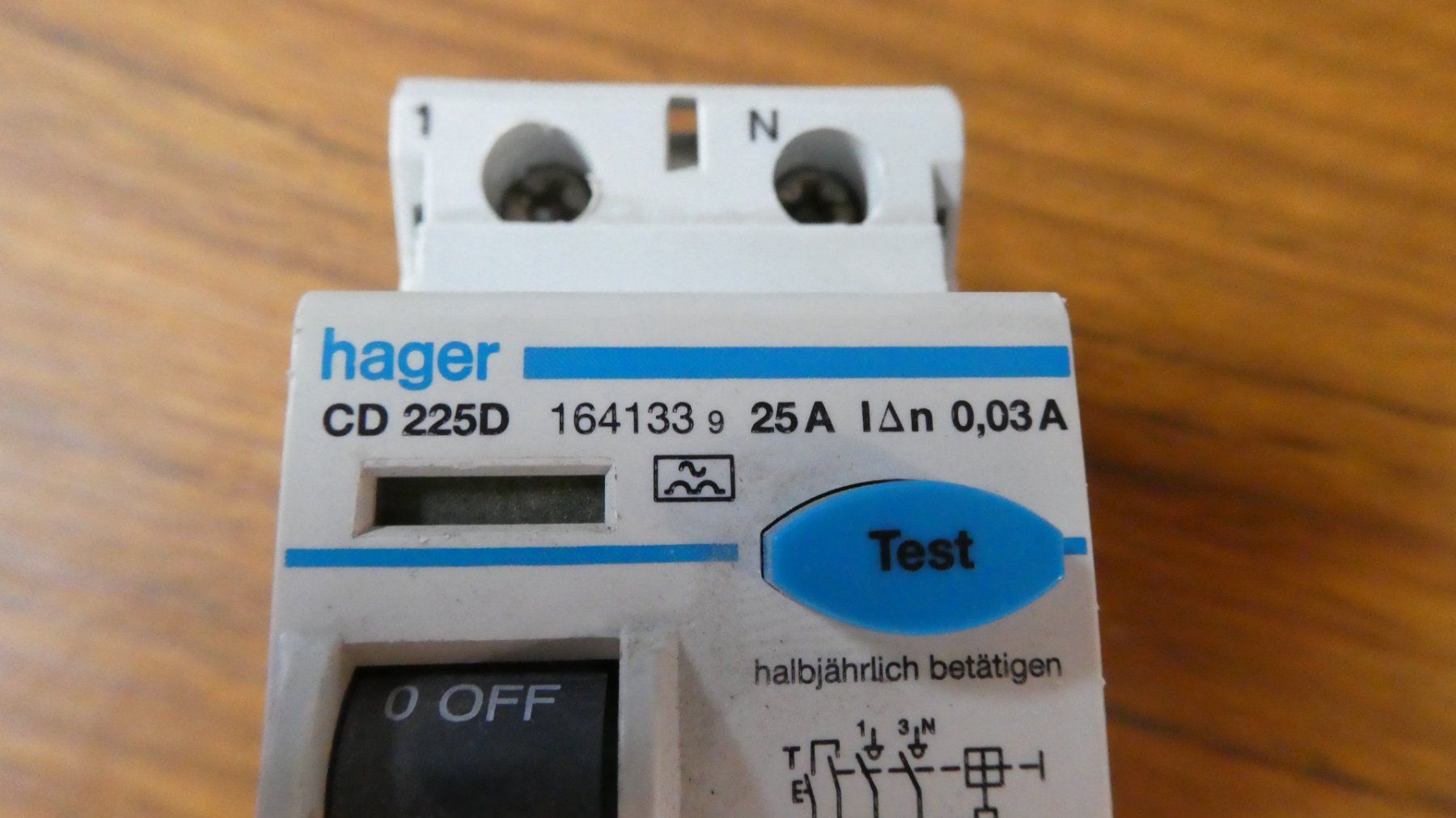 Hager Componenti elettronici: Hager FI-Schutzschalter "CD 225D" 25A 0,03A – Usato da Lausen venduto da Vectrex1 1