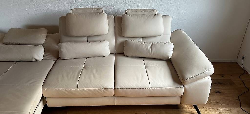 Divani: Echtleder-Ecksofa mit elektrischer Relaxfunktion beige – Usato da Luzern venduto da nadja_imf
