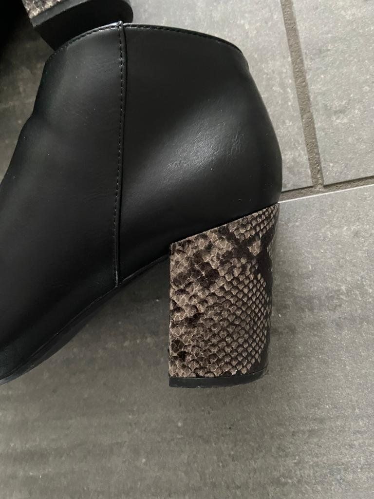 Scarpe da donna: Stiefeletten Gr. 41 – Usato da Thalwil venduto da Briscolina 3