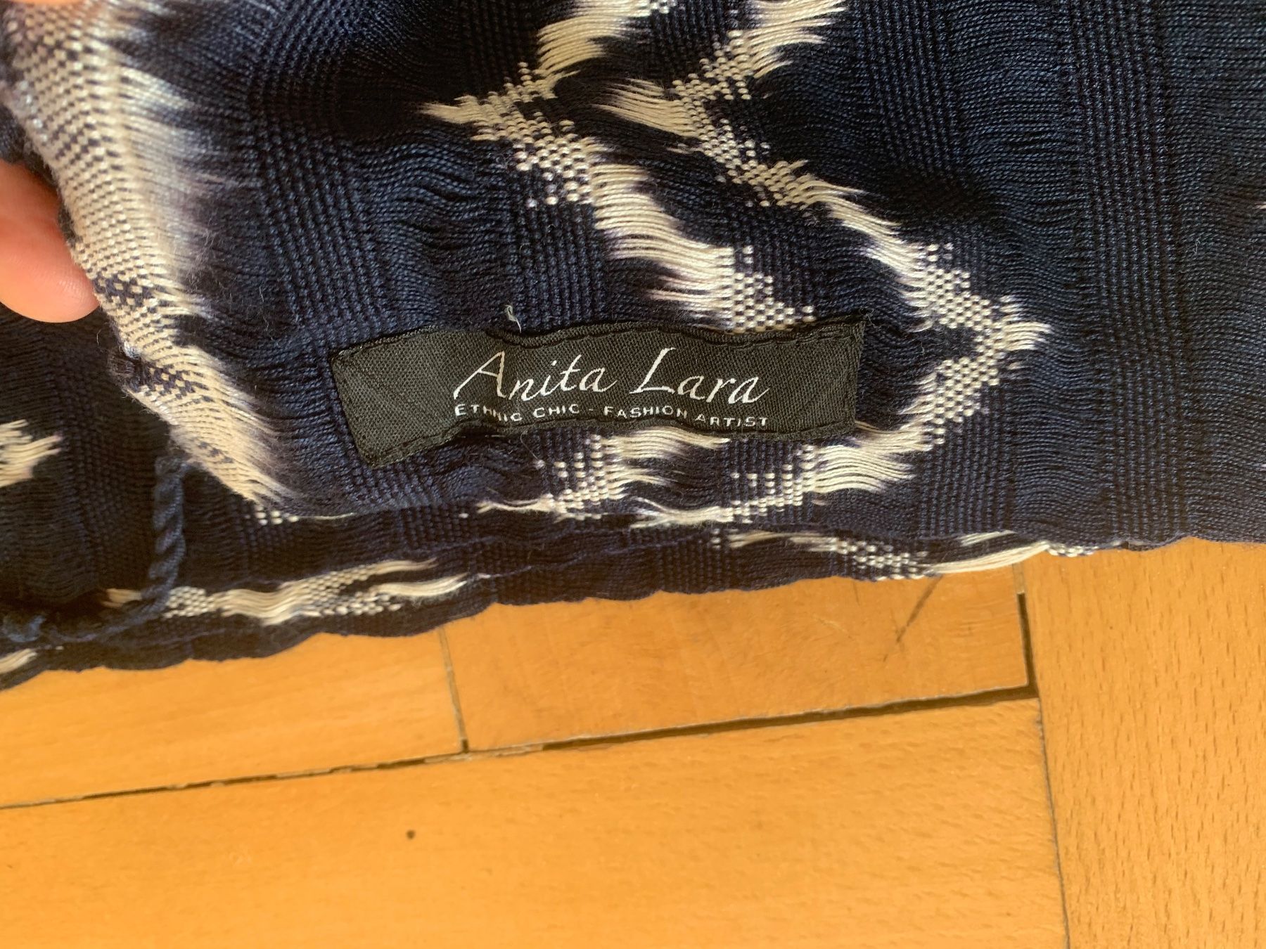 Foulards, Tücher & Schals: Echarpe ethnic bleu / blanc – Gebraucht aus Küssnacht am Rigi von FFKA 1