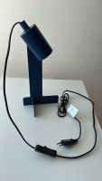 Schicke blaue IKEA Flottiljus Tischlampe