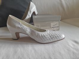 SUPERBEQUEMER LEDERSOMMERSCHUH MIT GEFLECHT VON ALEXANDRIA