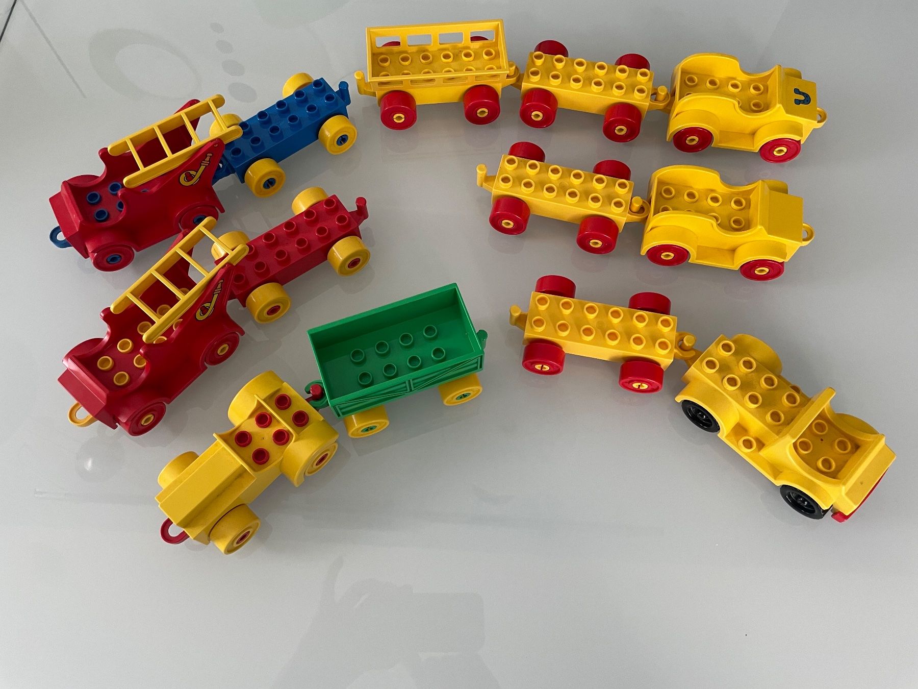 Lego Spielzeuge: ORIGINAL DUPLO verschiedene Autos  mit Anhänger – Gebraucht aus Pfeffingen von Purzzeli