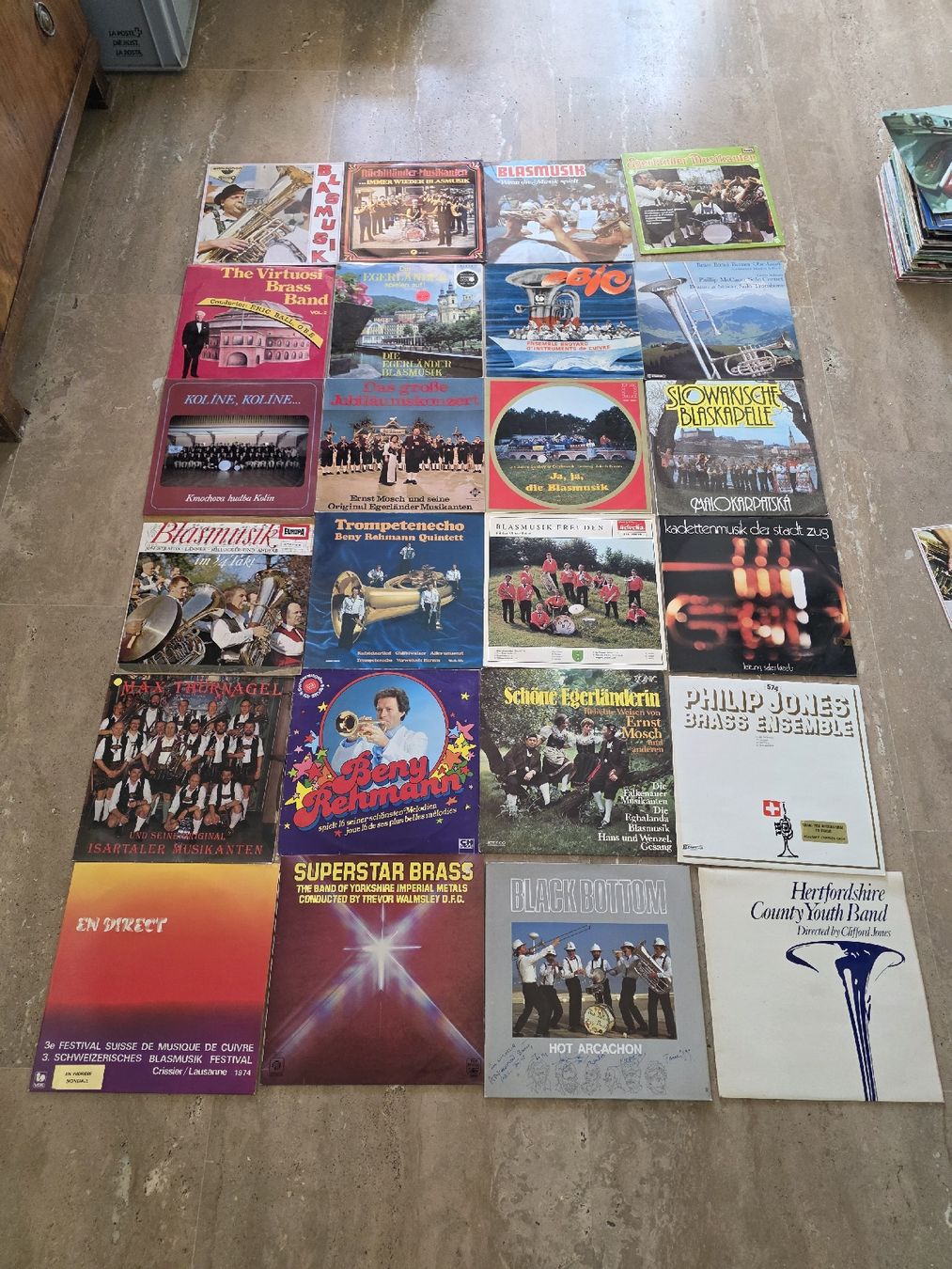 Schallplatten: 24 Vinyles / LPs Blasmusik & Brass Band – Gebraucht aus Paudex von Pacalauma