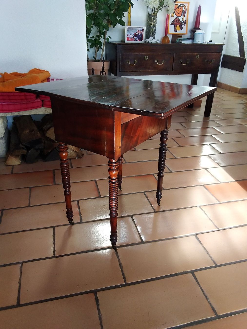 Nachttische: Table de Chevet Antique en Noyer – Gebraucht aus Begnins von cat_qdb5 1
