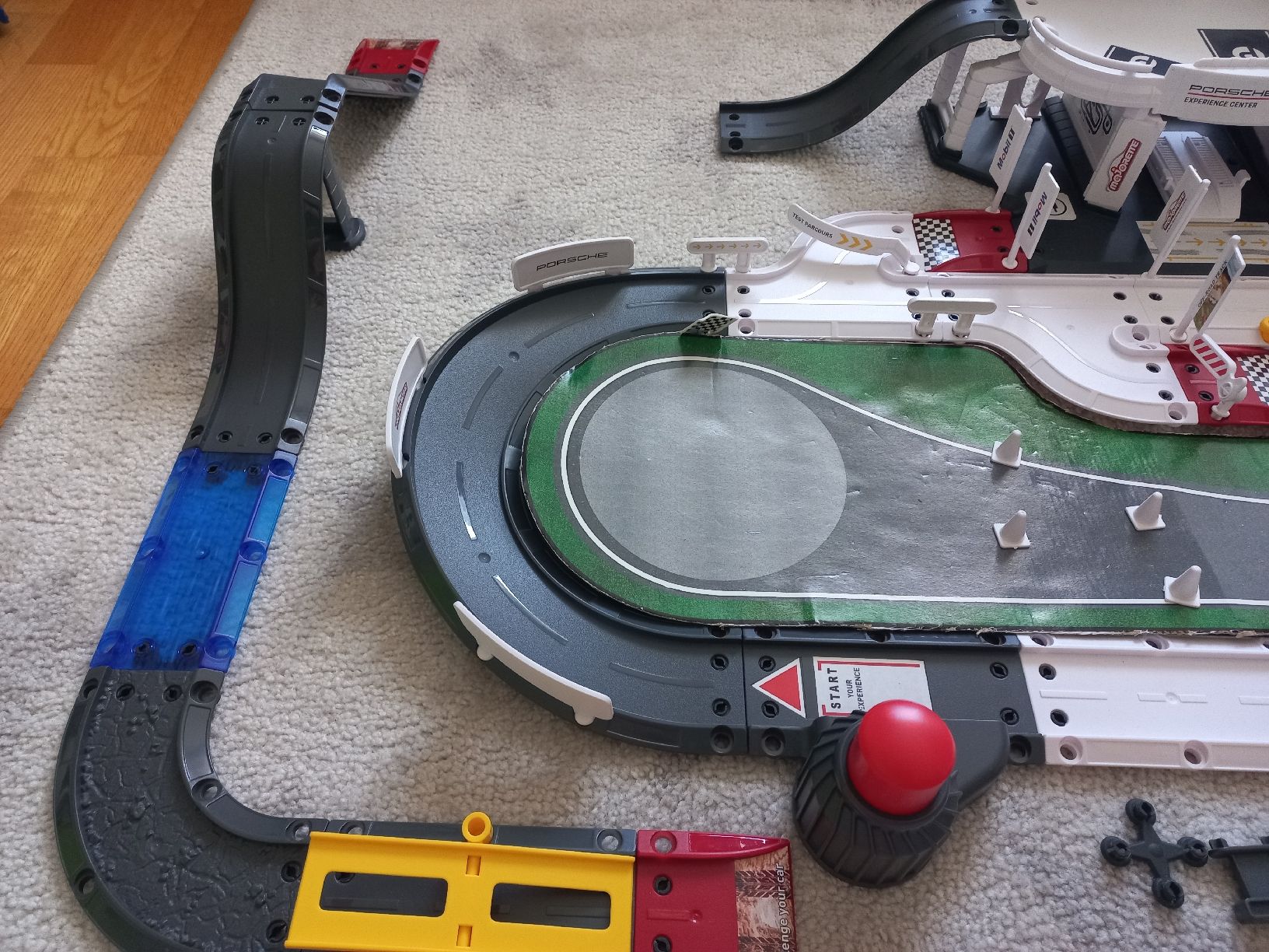 Majorette Circuits: Circuit majorette Porsche Experience center – D'occasion à Le Landeron par Liline89 3