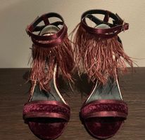 Fashion Party Samt Sandaletten Federn Trendfarbe Bordeaux