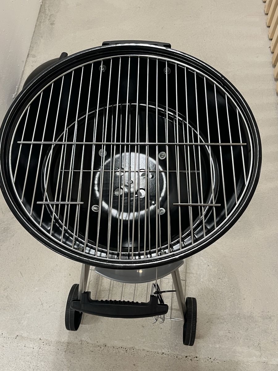 Griglie: Kugelgrill schwarz mit Deckel - neu – Nuovo (secondo la descrizione) da Zürich venduto da mast728 4
