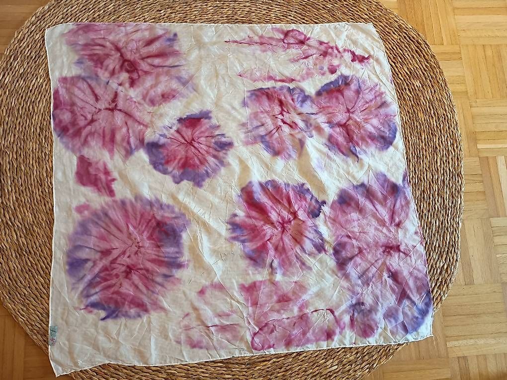 Foulards, Tücher & Schals: Seidenfoulard mit Blumenmuster – Gebraucht aus Zürich von Melianea 1