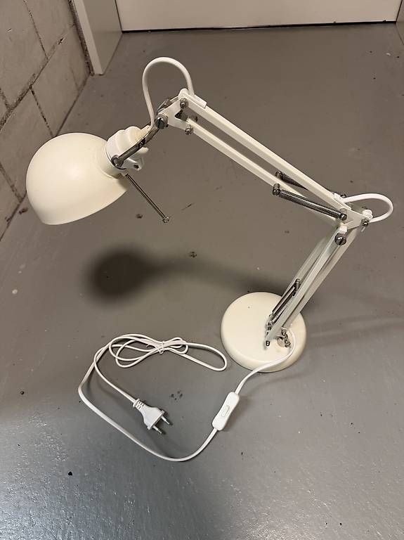 Lampen: IKEA Schreibtischlampe Weiss – Gebraucht aus Liestal von top_s2pf 1