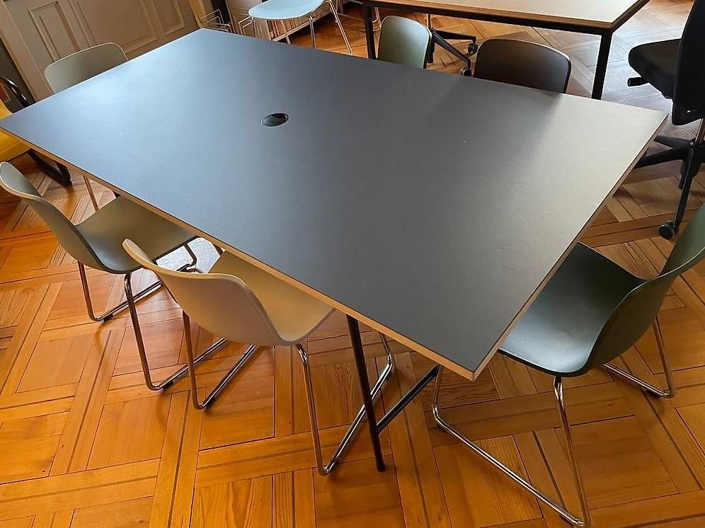 Tables: E2 Linoleumtisch – D'occasion à Zürich par Heimatschutzzentrum 1