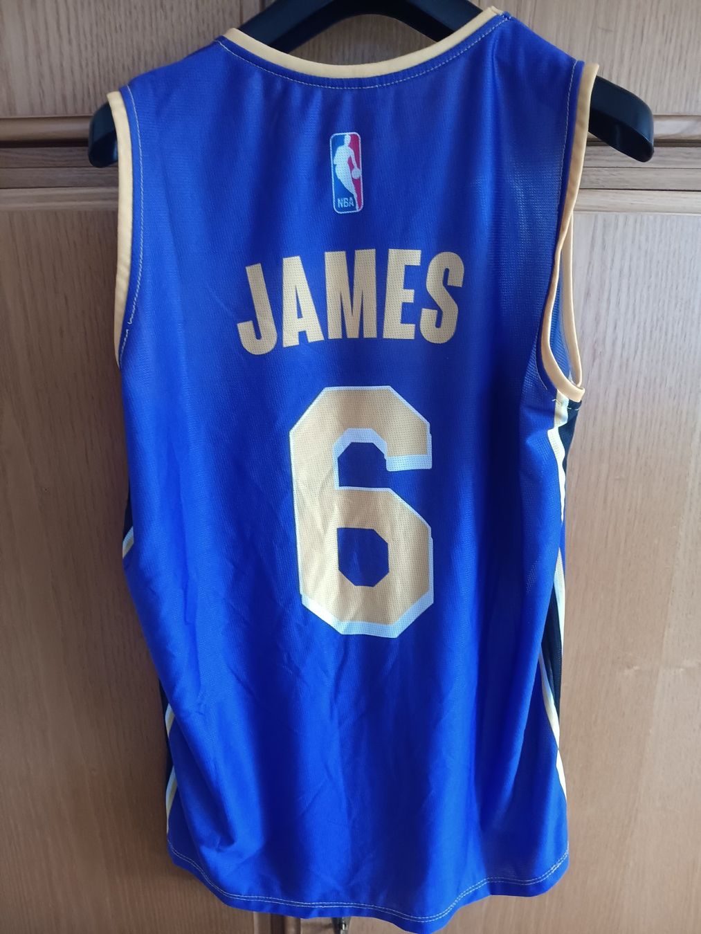 Lakers Canottiere & Pantaloni: Jersey Lakers James – Usato da Neuchâtel venduto da den_7x9p 1