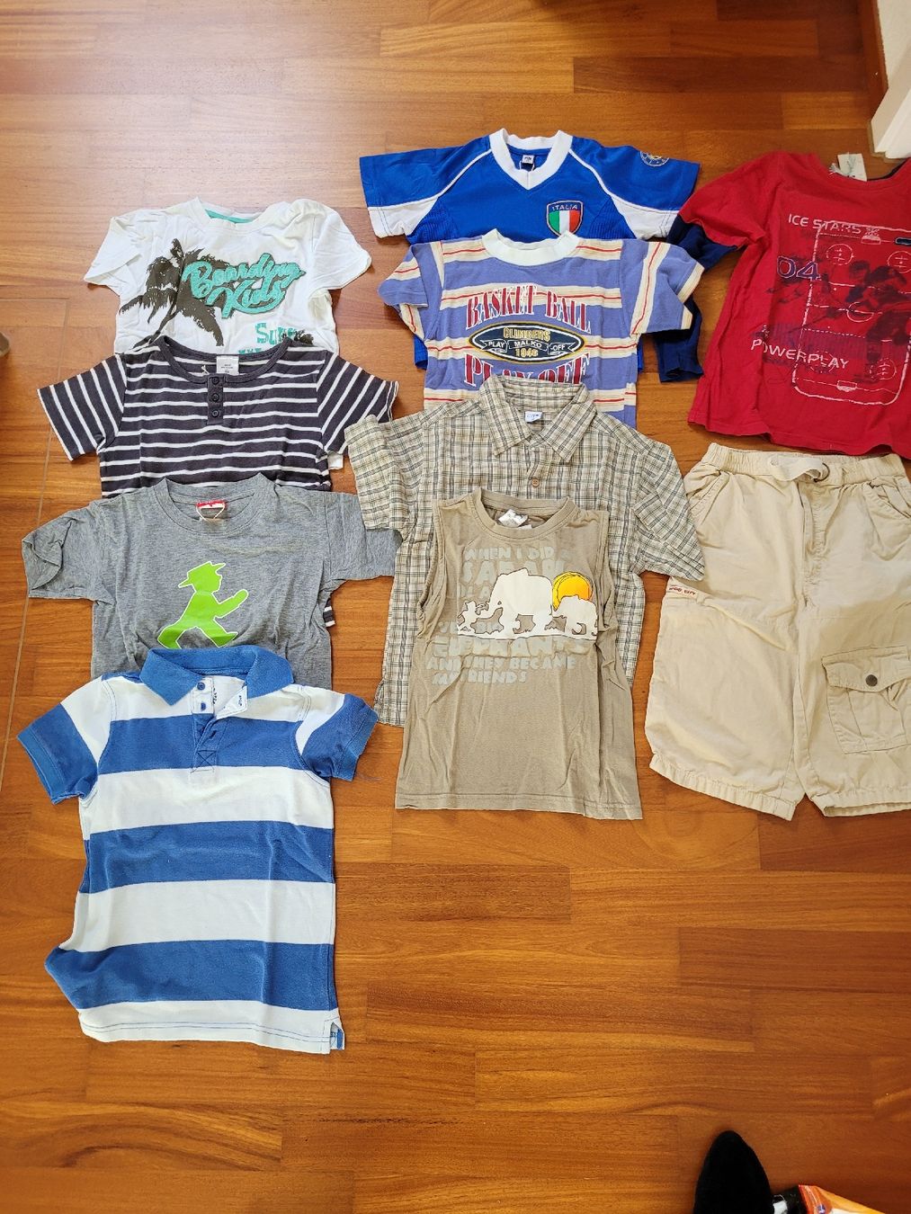 Lotti & Set di vestiti: Kleiderset 116/123 – Usato da Erlinsbach SO venduto da Elso72