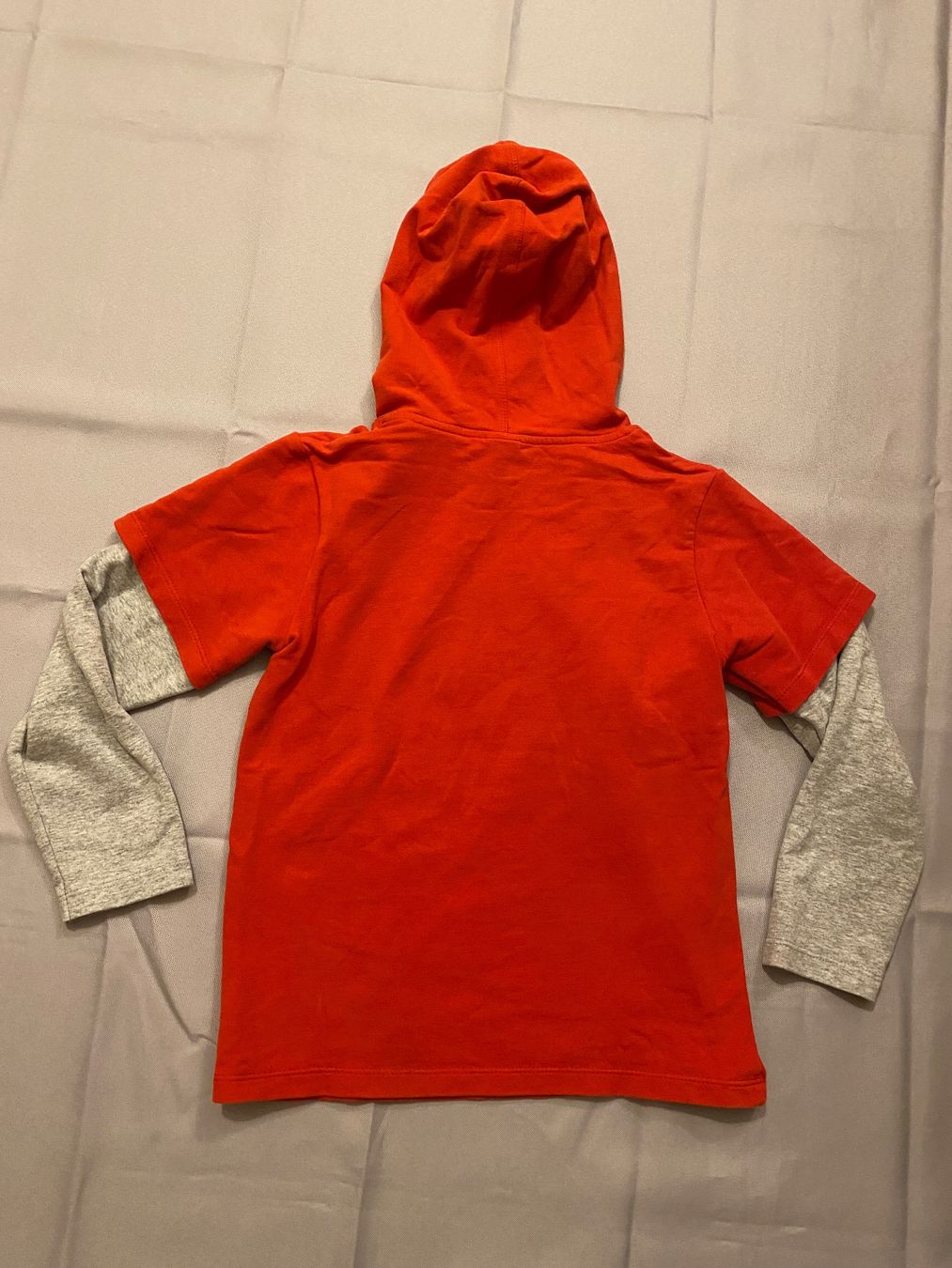 Maglioni & Felpe: Pullover Lightning McQueen Gr 128 Cars Kapuzenpullover – Usato da Basel venduto da him_5r5n 4