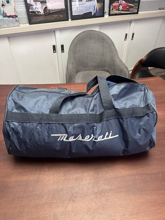 Altro in Decorazioni & Accessori: Maserati Cover – Usato da Steffisburg venduto da Hamidi_AG