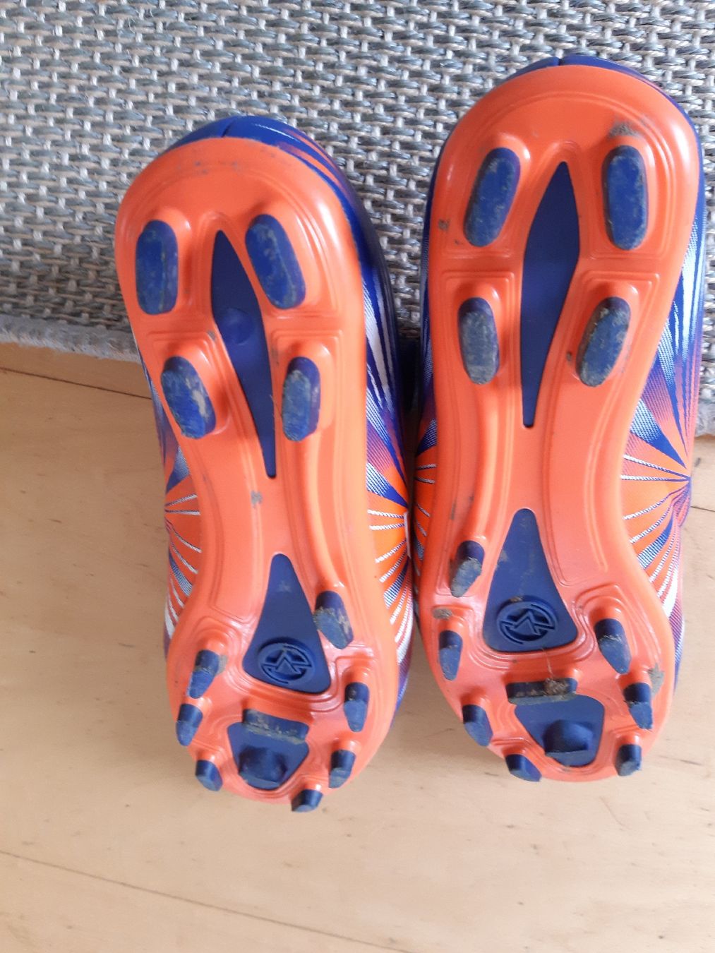 Victory Scarpe da uomo: Fussballschuhe – Usato da Langenthal venduto da AspireE15 3