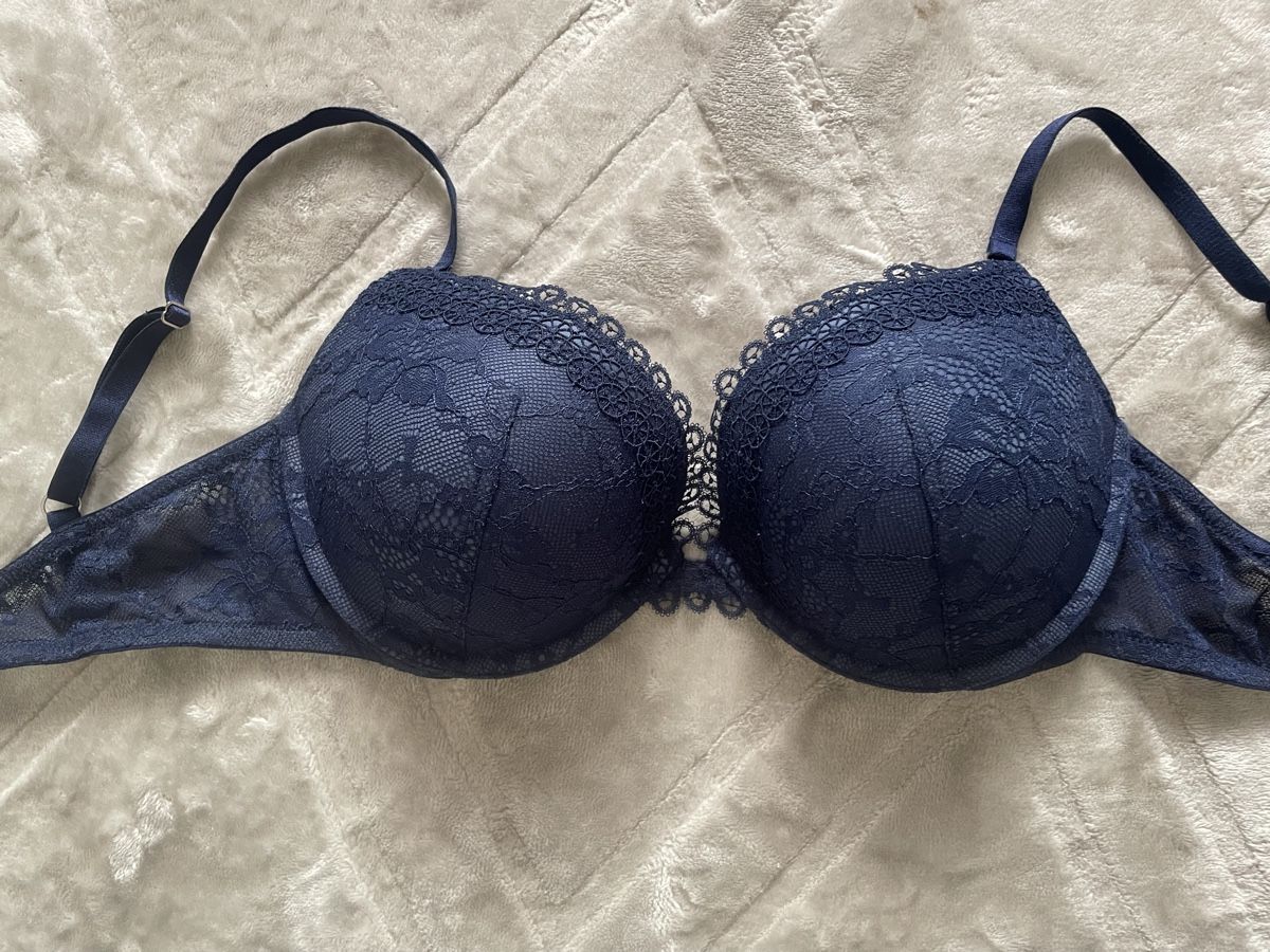 Altra biancheria intima: Damen BH dunkelblau Grösse 75D – Usato da Zürich venduto da Maggi1980