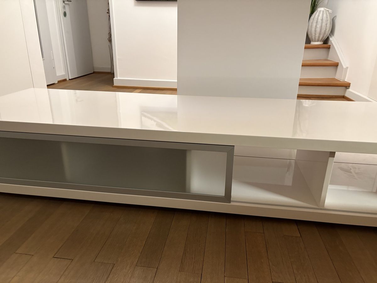 Interio Mobili TV: TV Lowboard – Usato da Basel venduto da Rohana12