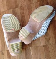 Clogs aus Holz in Grösse 35