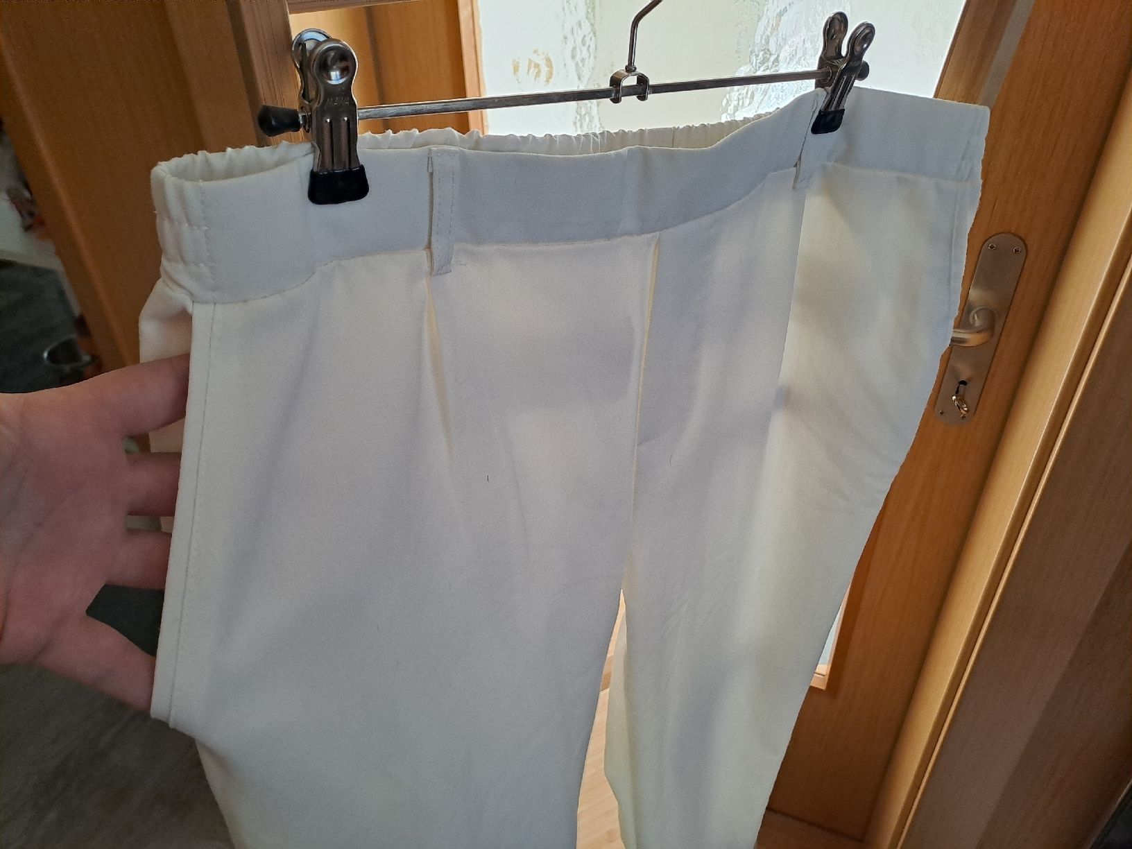 Pantalons: Chicoree Hose weiss Grösse L – D'occasion à Rickenbach LU par bishiida 1