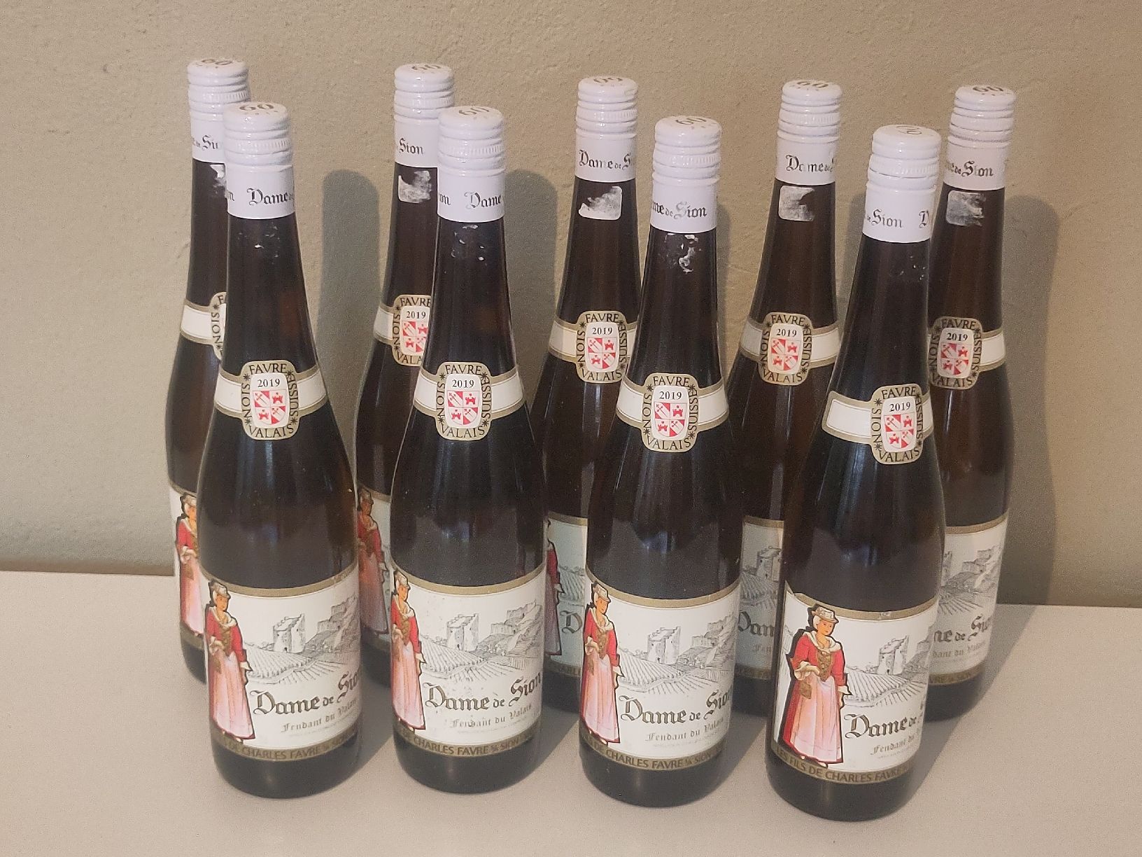 Wein: 8 FL. Fendant "Dame de Sion" 2019 – Neu (gemäss Beschreibung) aus Basel von Morgenmuffel