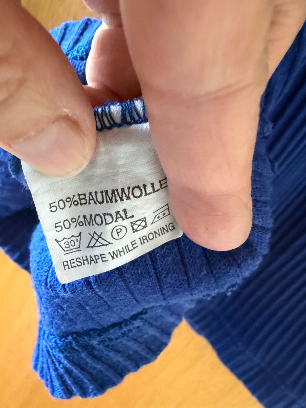 Maglioni & Felpe: Damen Rollkragenpullover gerippt blau Baumwolle Modal – Usato da Brunnenthal venduto da Eco07 2