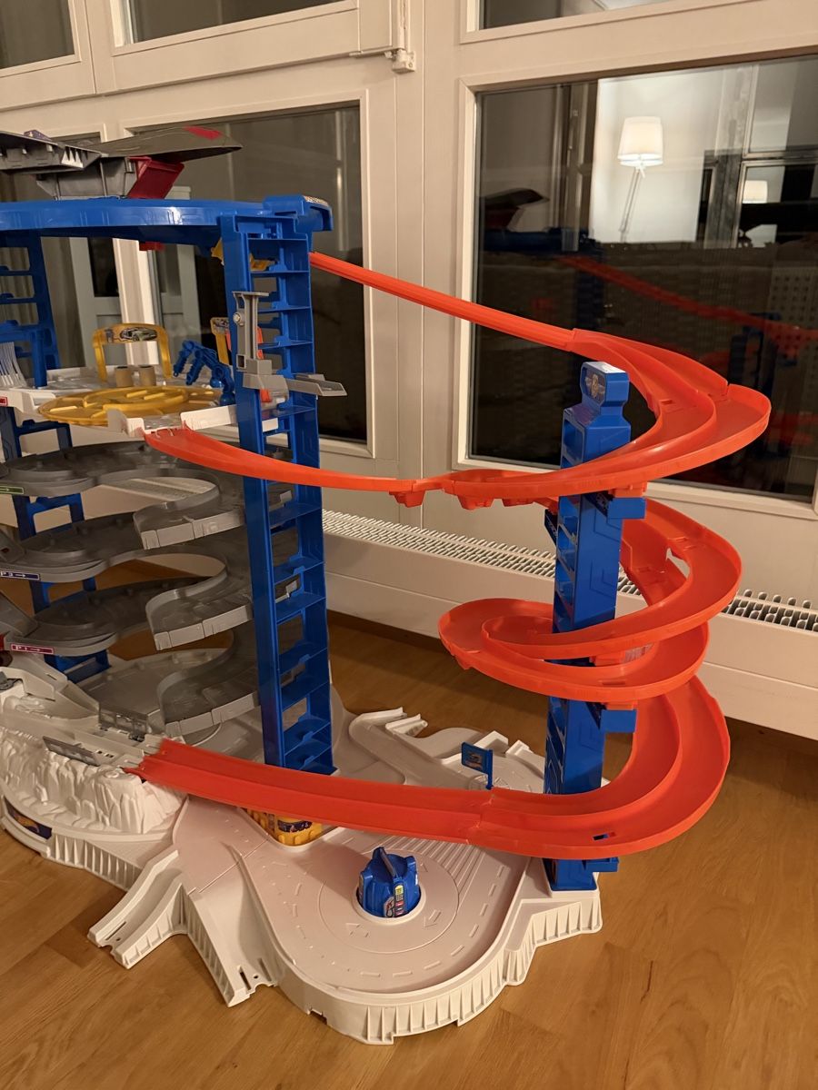 Hot Wheels Giocattoli: Hot Wheels Garage – Usato da Niederwangen BE venduto da KBL85 1