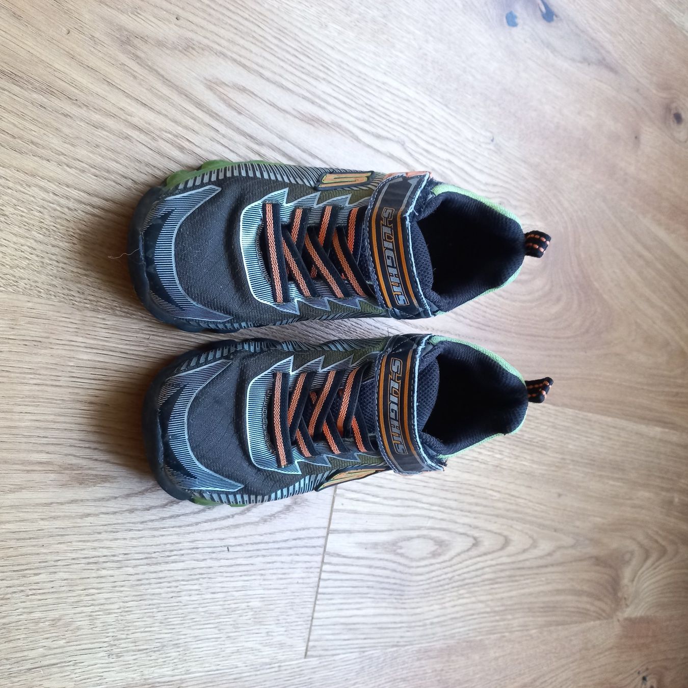 Skechers Schuhe für Jungen: Skechers mit Licht gr.32 – Gebraucht aus Bachenbülach von enigmatic 1