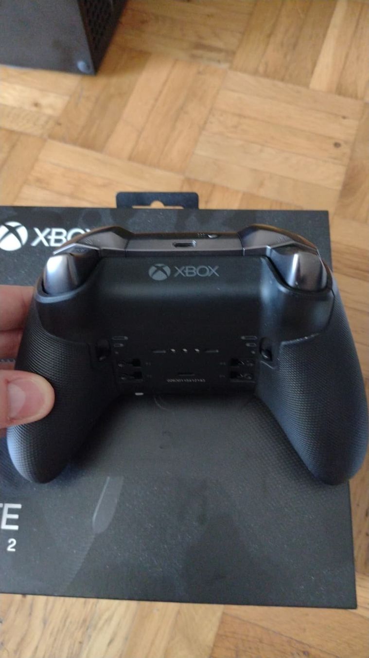 Microsoft Console: Xbox Series X + Elite Controller Series 2 + Wireless Headset – Usato da Dänikon ZH venduto da lin_z85f 6