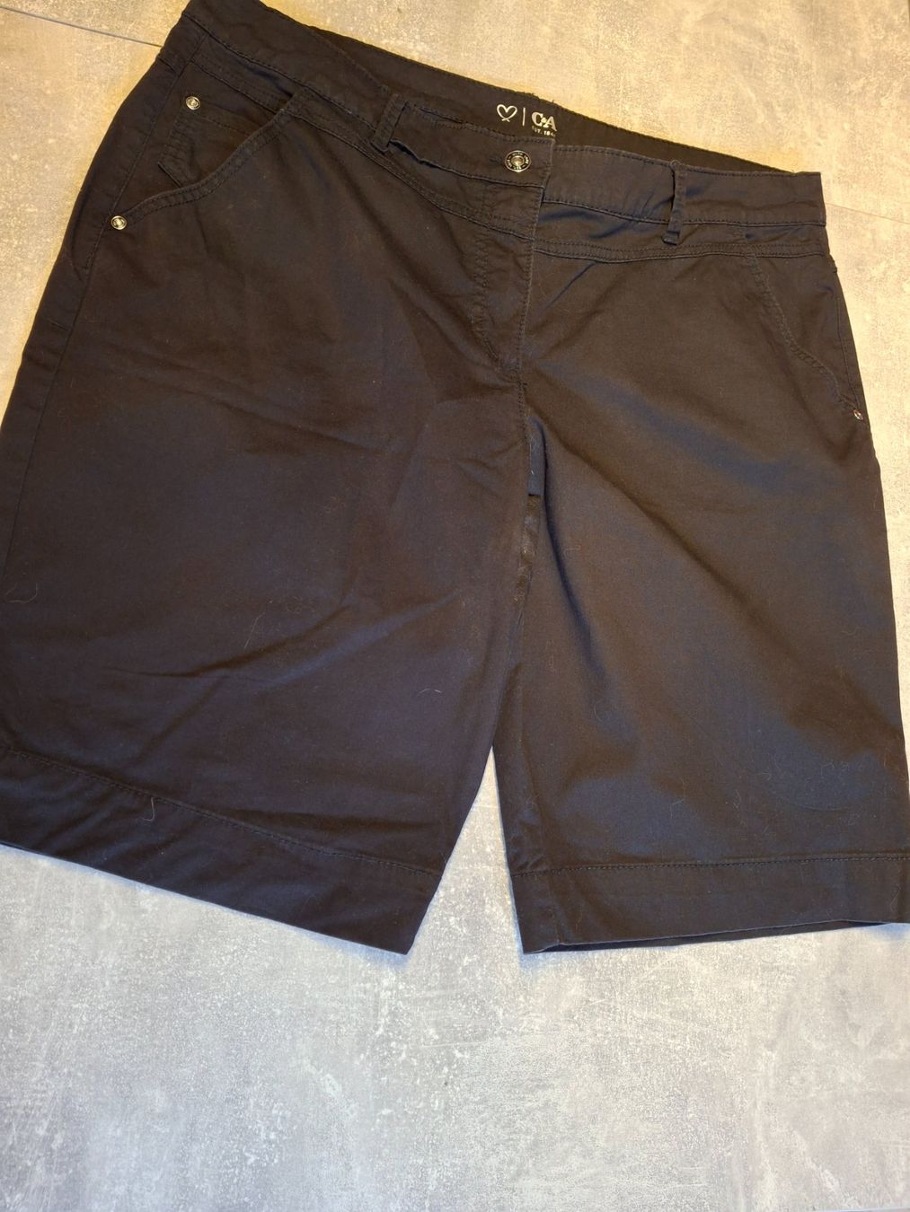 C&A Pantaloni: Short noir taille 44 marque C&A – Usato da Villiers venduto da san_jn5w 6