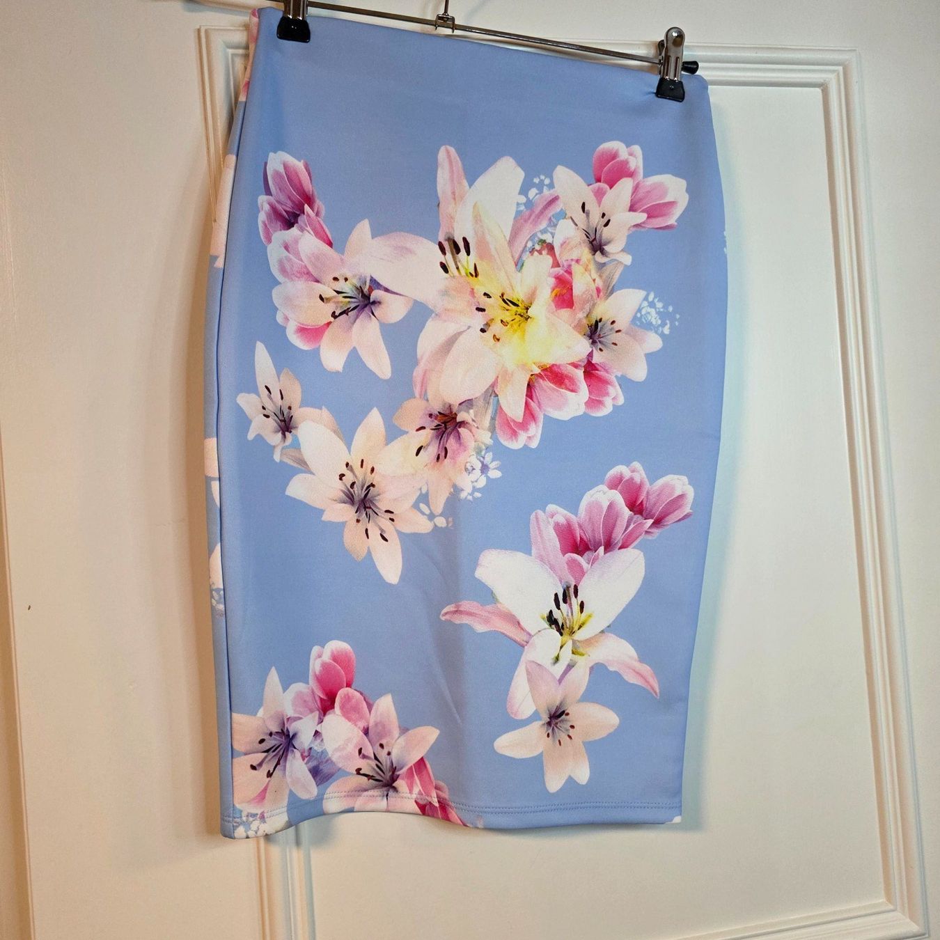 Gonne: Damen Bleistiftrock Gr. S/M Hellblau Blumen Stretch – Usato da Wald ZH venduto da CapLux 3