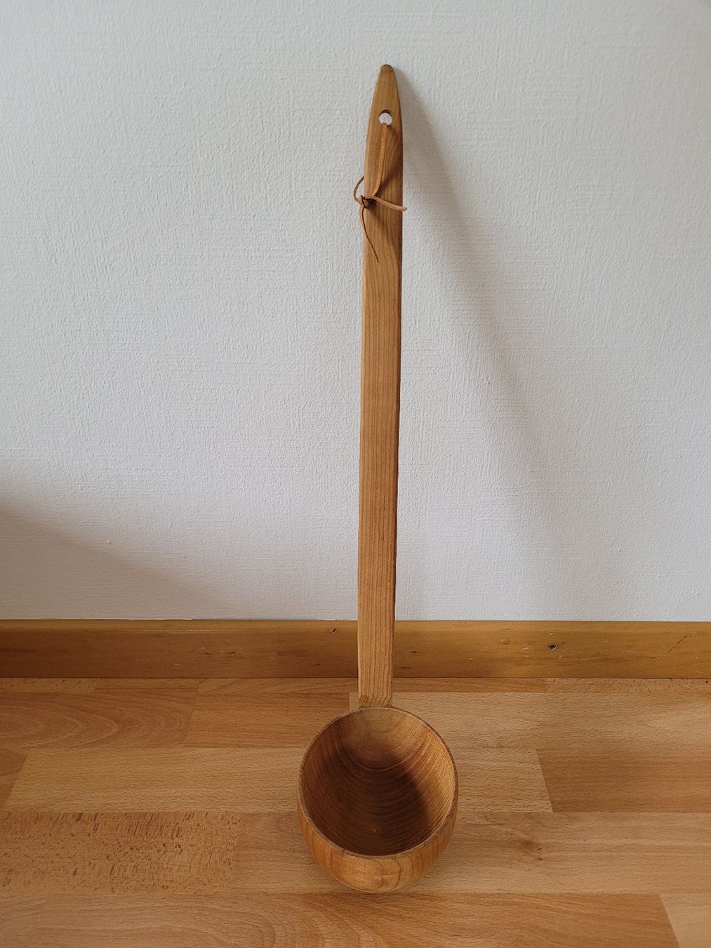Tutte le decorazioni: Holzlöffel, Kelle, Handarbeit. – Nuovo e nell'imballaggio originale da Frauenfeld venduto da stanka04
