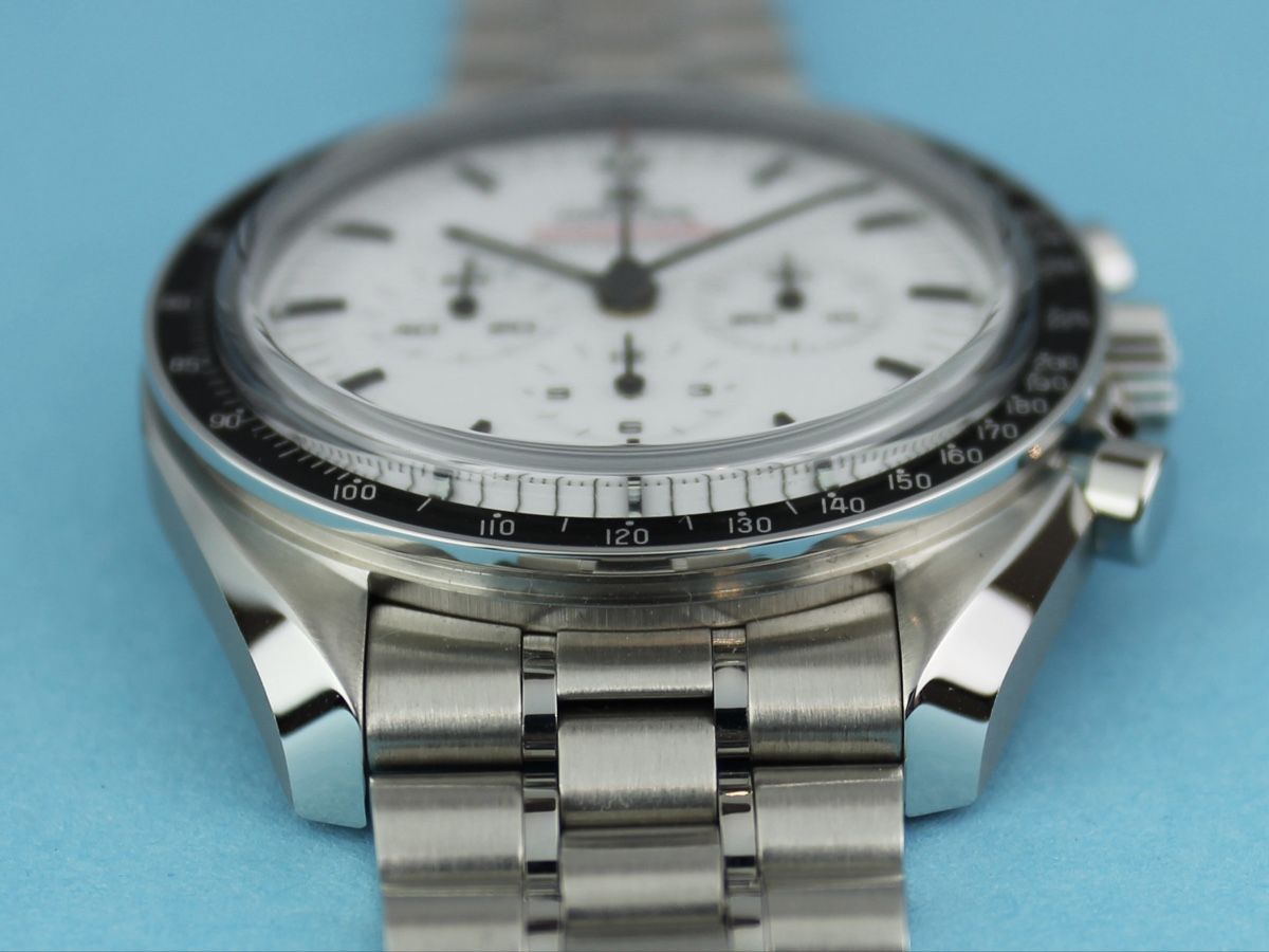 Omega Montres: Omega Speedmaster Professional Moonwatch – Neuf avec emballage d'origine à Zürich par tobleratelier 1