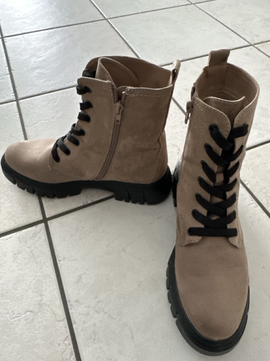 Chaussures femmes: Winterstiefel Damen Gr 39 – D'occasion à Davos Platz par Anakonda1 1
