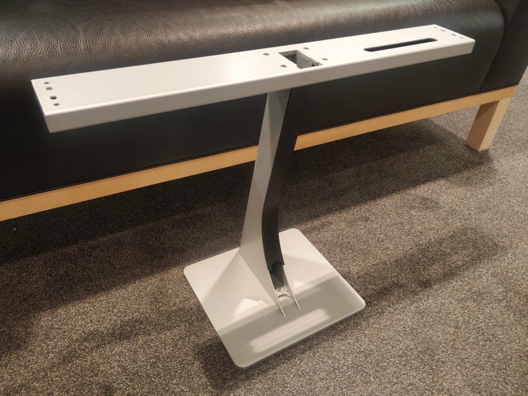 Bang & Olufsen Televisori: BeoVision 8-26 Bodenstandfuss – Usato da Hochdorf venduto da av-electronics 5
