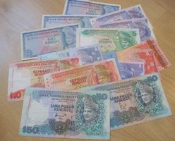 Malaysia ++ 15 Stück alte Banknoten