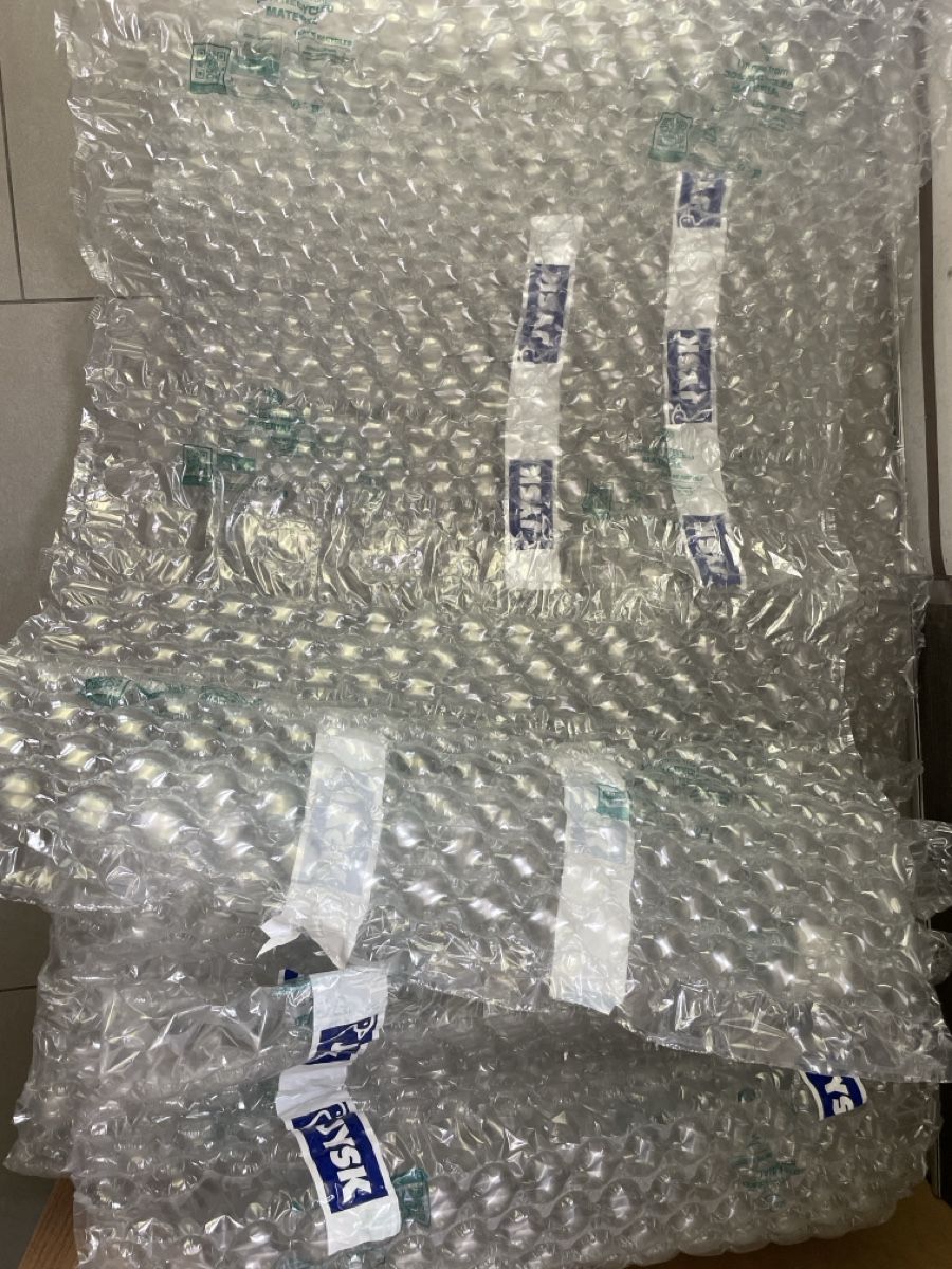 Carta: Bubble wrap – Usato da Zürich venduto da richarizla