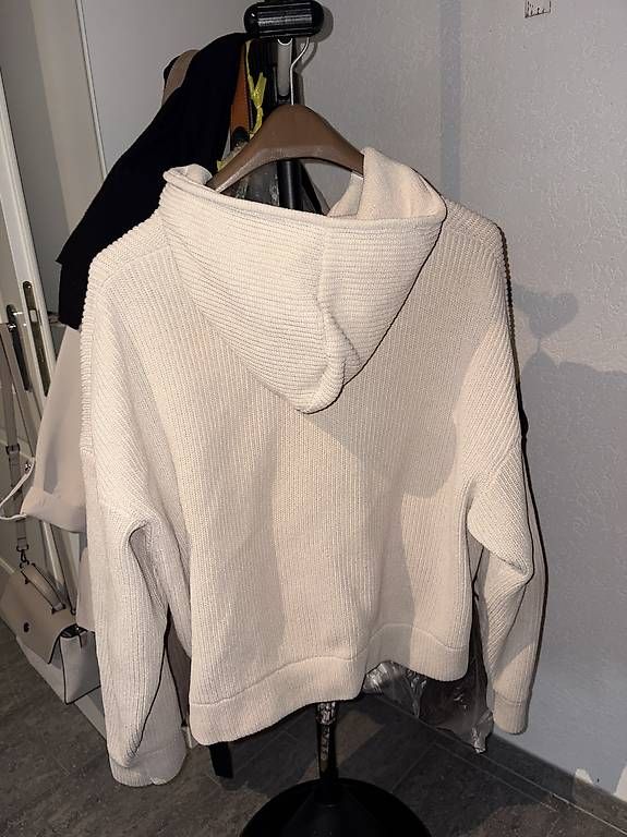 Vestes: Strickjacke Zara – D'occasion à Obergerlafingen par raj_5njg 2