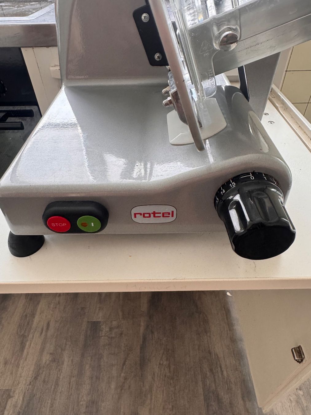 Rotel Elettrodomestici da cucina: Rotel 22GL Allesschneider Fleischmaschine – Usato da Seewen SZ venduto da web_ 3