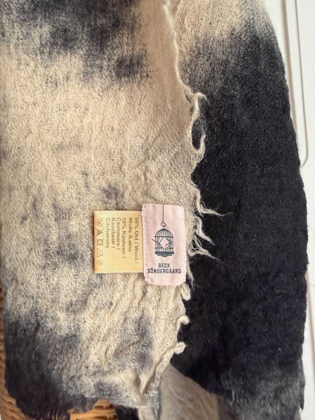 Becksöndergaard Foulards, Tücher & Schals: BECKSÖNDERGAARD - Batik Schal schwarz-beige – Gebraucht aus Zürich von Diazaio 2
