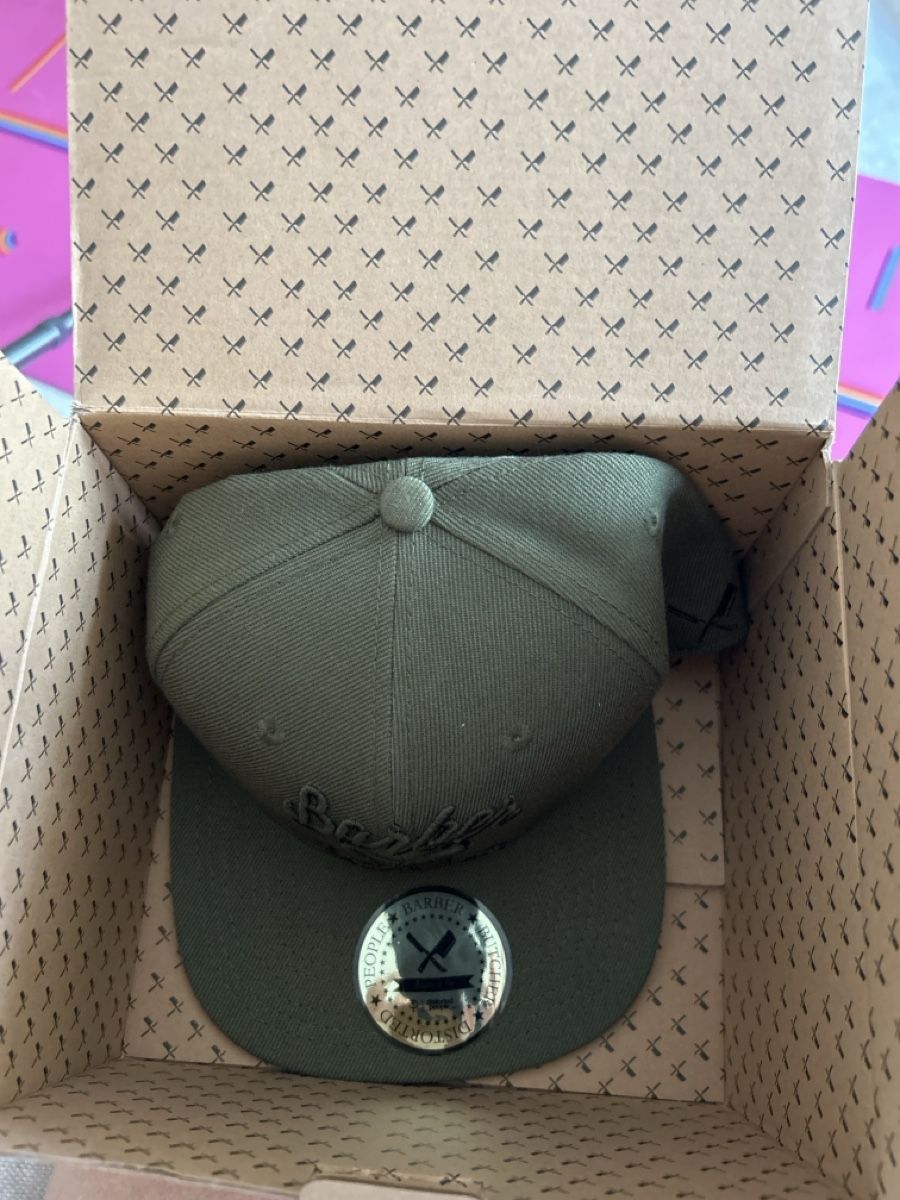 Altro in  Abbigliamento & Accessori: Distorted People Snapback Cap Khaki Barber Butcher neu – Nuovo e nell'imballaggio originale da Minusio venduto da monette08 2