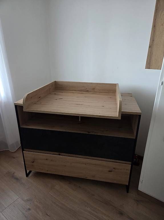 Lits: Babybett mit Wickeltisch/Kommode – D'occasion à Triesenberg par wild-hog 3