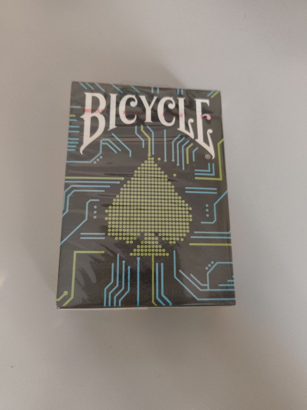 Spiele: Bicycle Dark Mode Playing Cards – Neu und originalverpackt aus Bern von TxZ