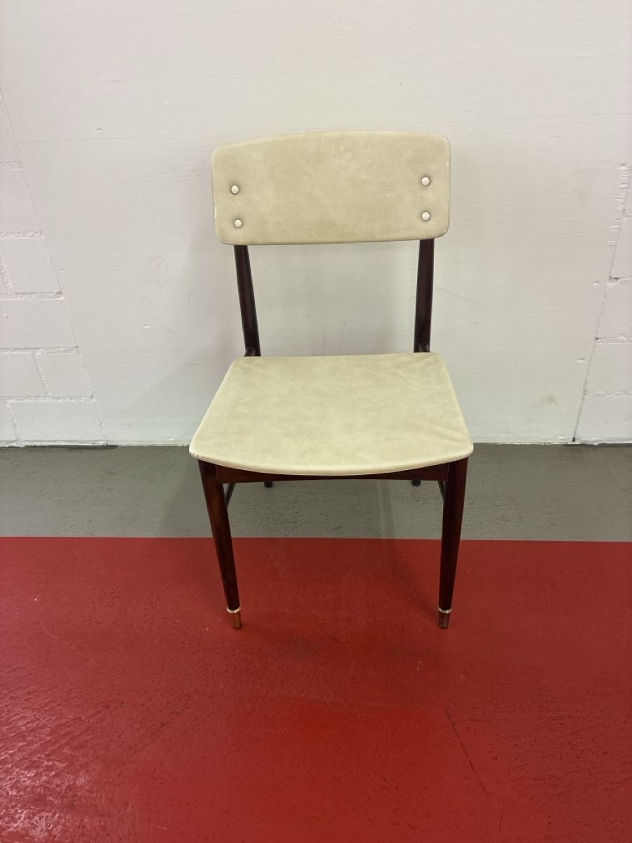 Sedie: Vintage Stuhl mit cremefarbenem Bezug, – Usato da Murgenthal venduto da casatualiq 1
