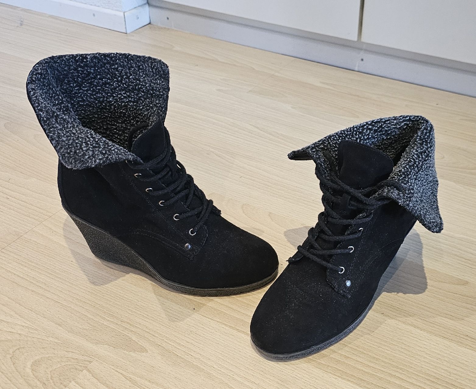 Dosenbach Damenschuhe: Damen- Stiefeletten gefüttert – Gebraucht aus Fehraltorf von Sumin 1